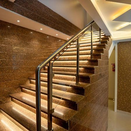 Hotel Empire - Near Mumbai International Airport Экстерьер фото