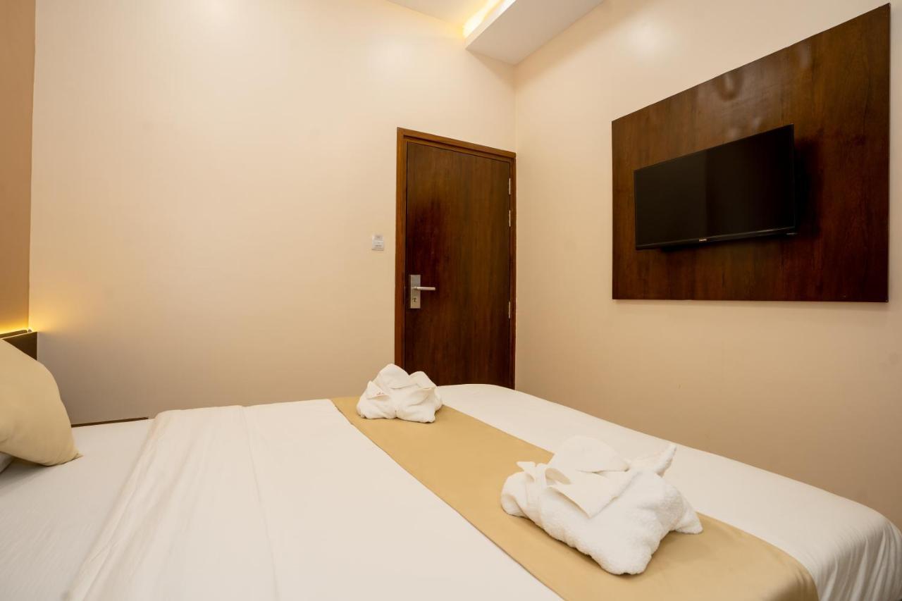 Hotel Empire - Near Mumbai International Airport Экстерьер фото